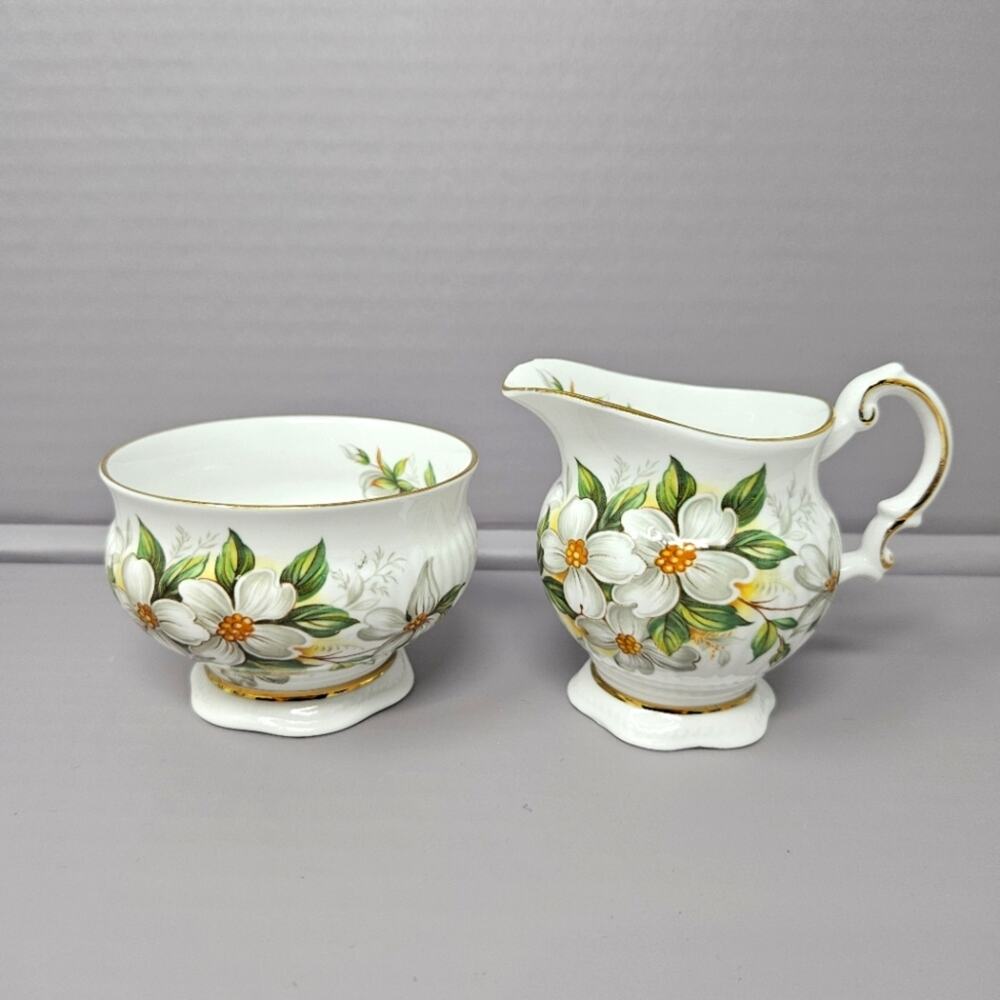 Dogwood Flowers Elizabethan Fine Bone China England Creamer Sugar Bowl Set